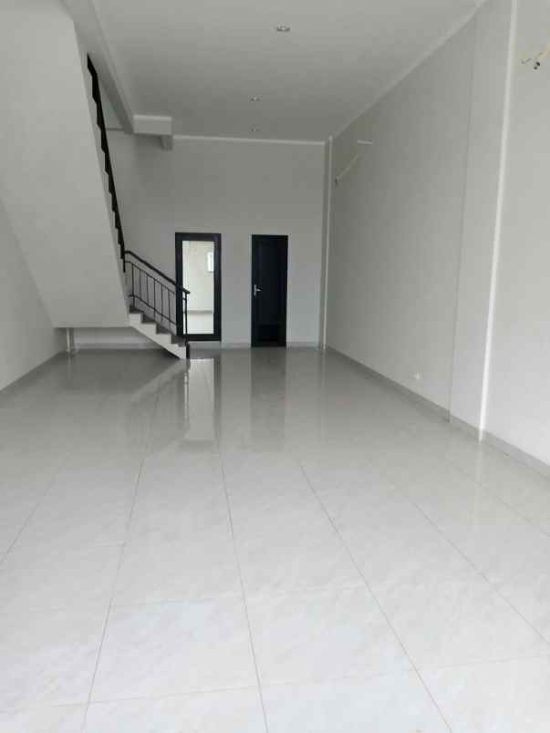 disewakan ruko gudang kantor ruko crystal commercial