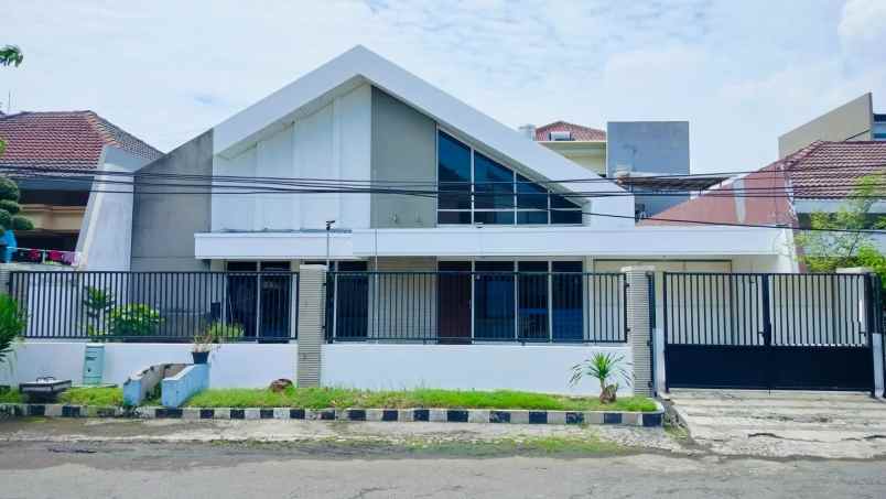 disewakan rumah jl kertajaya indah timur