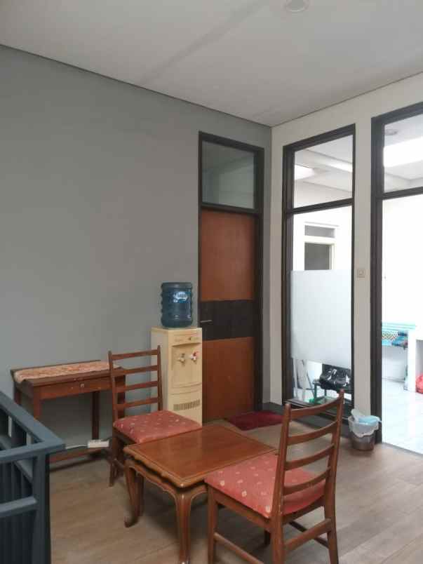 disewakan rumah kayu putih pulo gadung