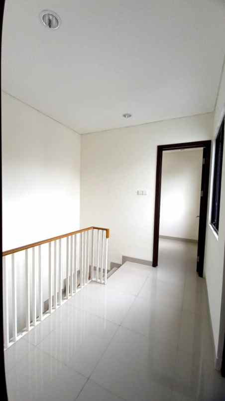 disewakan rumah la seine essence jgc