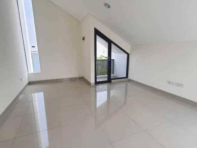 disewakan rumah la seine essence jgc