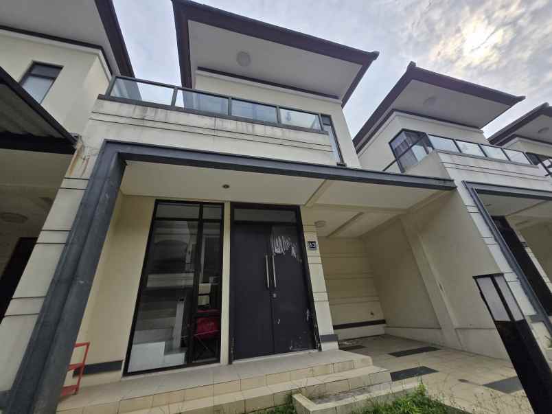 disewakan rumah lavon 1 swan city cikupa