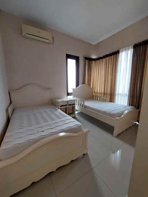 disewakan rumah pakuwon city