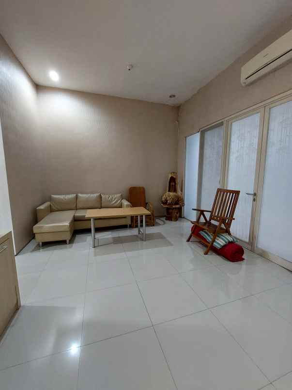 disewakan rumah pakuwon city