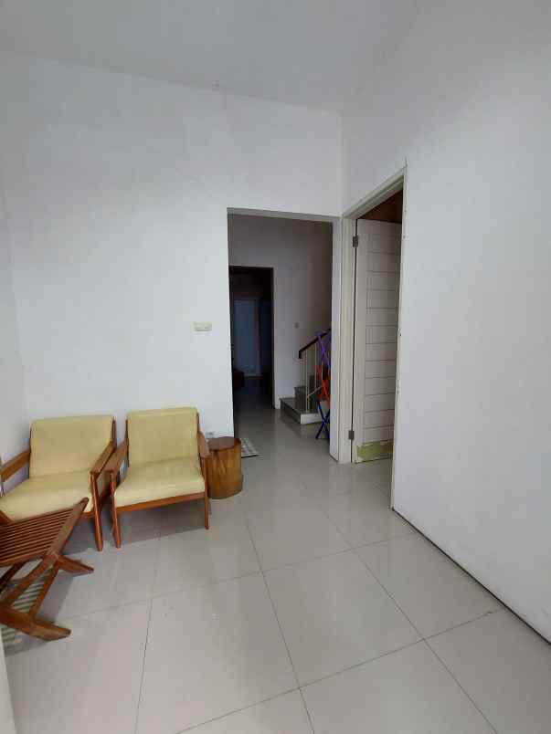 disewakan rumah pakuwon city