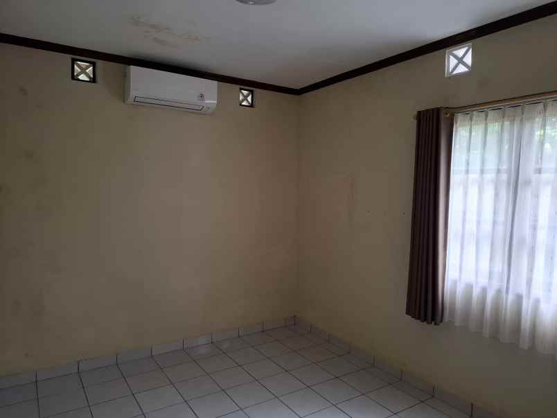 disewakan rumah perumahan merapi view