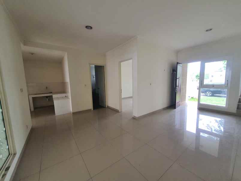 disewakan rumah suvarna sutera cluster elysia