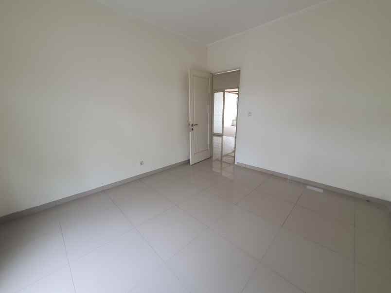 disewakan rumah suvarna sutera cluster elysia