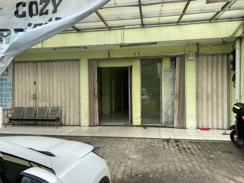 disewakan tempat di jln veteran raya jkt sel