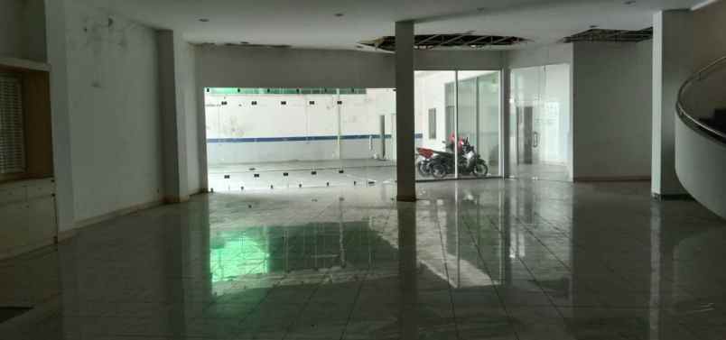 gedung mayjend sungkono strategis double access