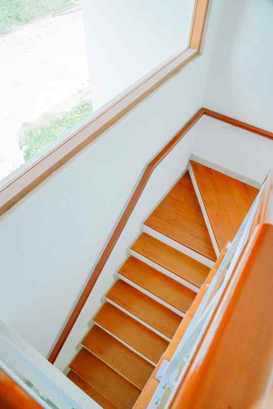 hunian premium 2 lantai di pinggir jalan raya tajem