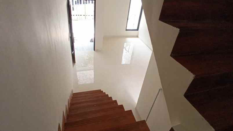 jual rumah 2 lantai daerah tangerang ciledug