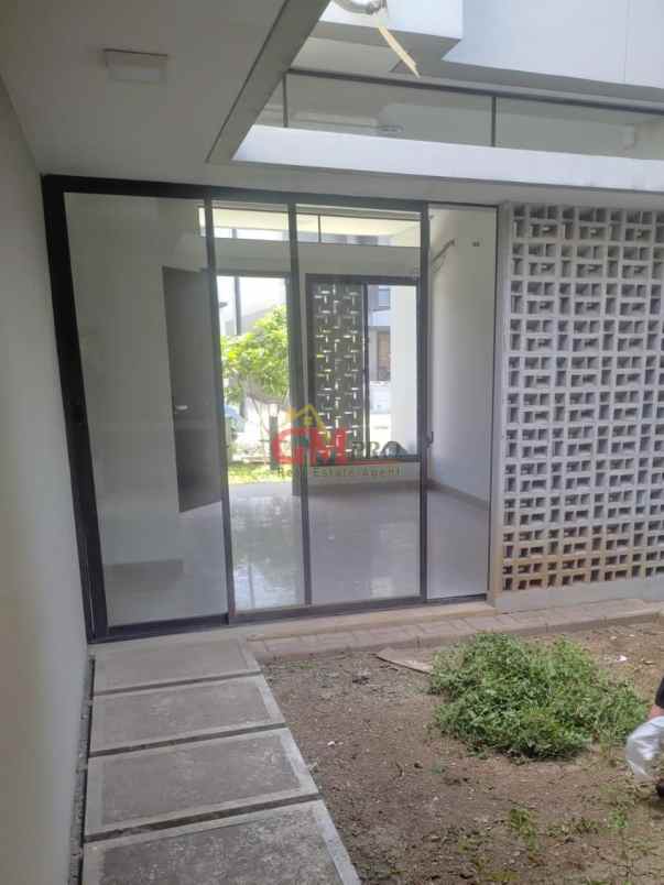 jual rumah summarecon bandung flora