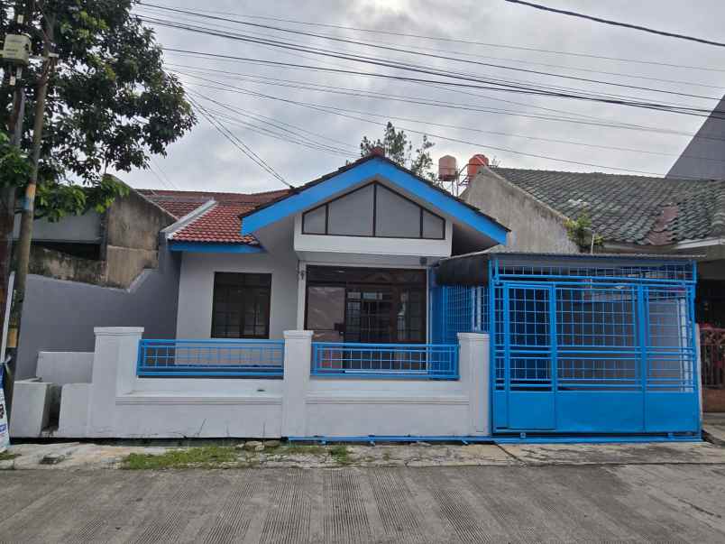 jual rumah taman holis indah 1 di bandung siap huni