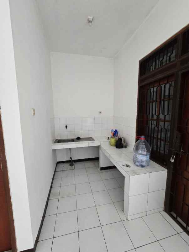 jual rumah taman holis indah 1 di bandung siap huni