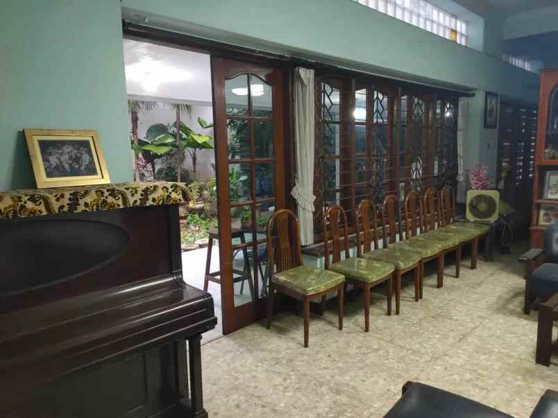 jual rumah tua strategis di panglima sudirman surabaya