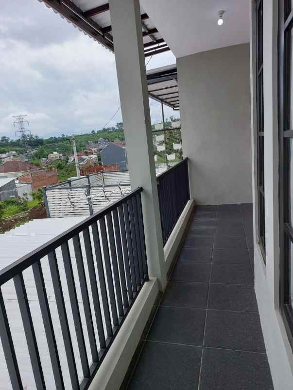 jual rumah villa dengan view pegunungan di kota malang