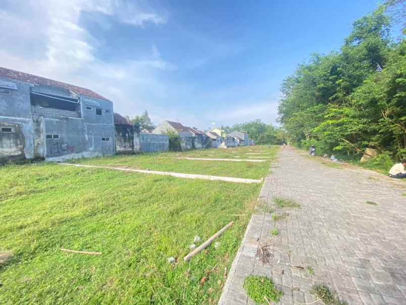 luas 142m2 dijual tanah perumahan jl kaliurang sleman