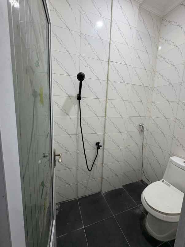 ruko baru 2 lantai di ring 1 kampus unnes semarang