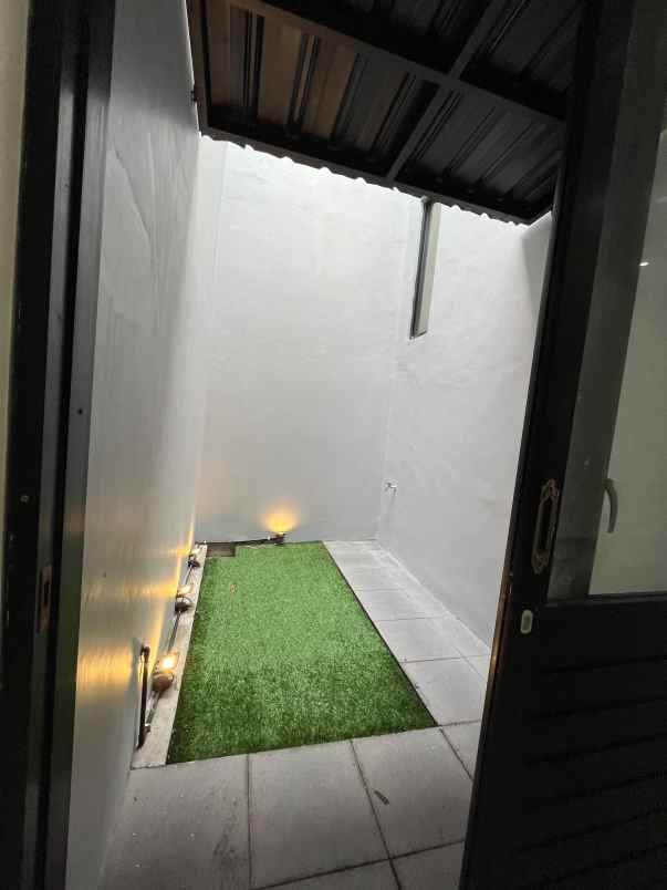 rumah 2 lantai 10 x 12