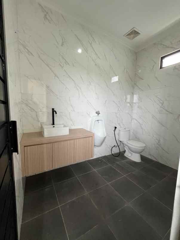 rumah 2 lantai 10 x 12