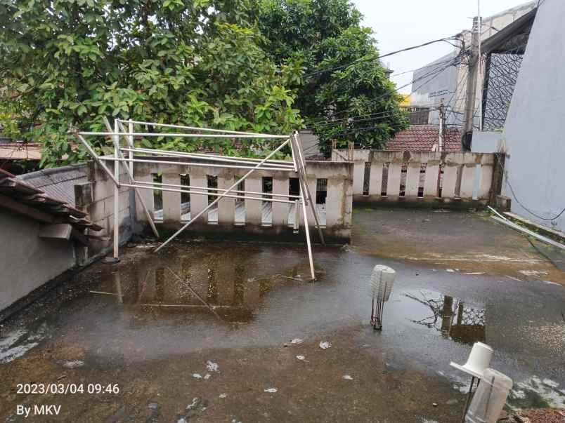 rumah 2 lantai 3 kamar kos bersama kontrakan