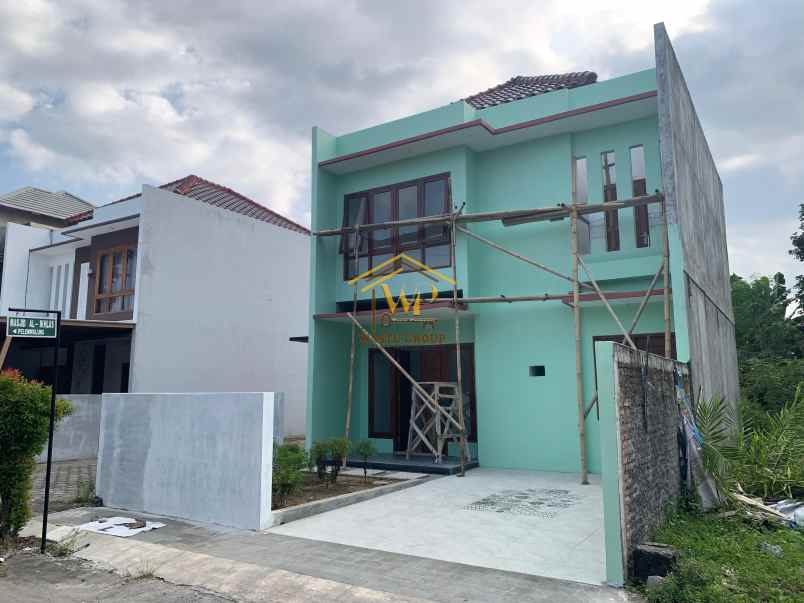 rumah 2 lantai dekat akademi teknik piri yogyakarta