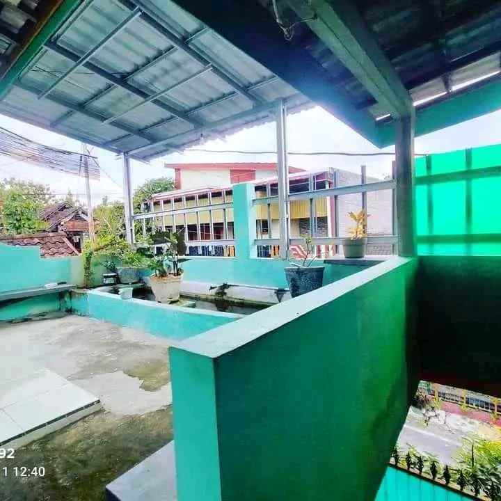 rumah 3 lantai jaten karanganyar