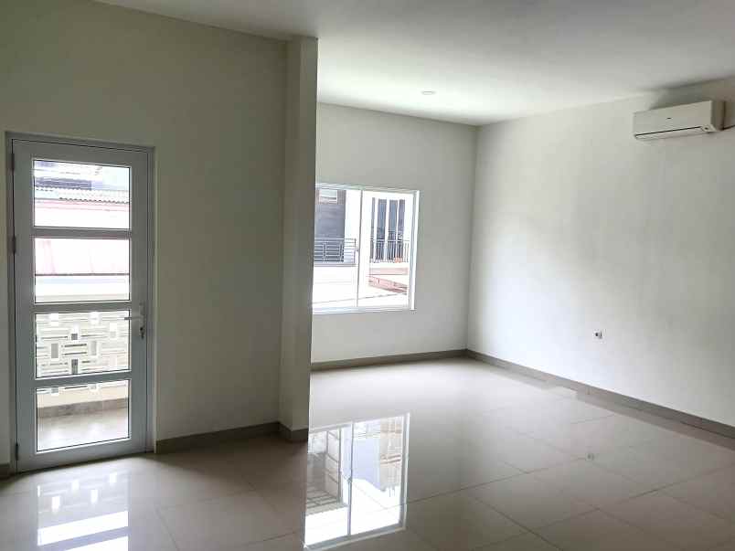 rumah 3lt 6x15 90m 3kt di pegangsaan dua kelapa gading