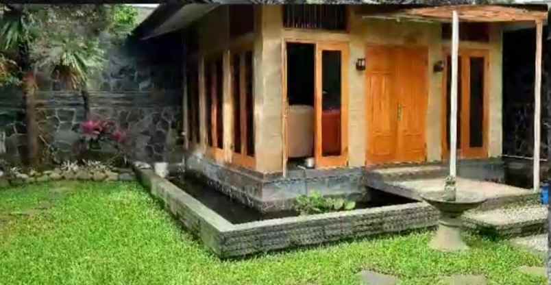 rumah asri tanah luas di arcamanik bandung