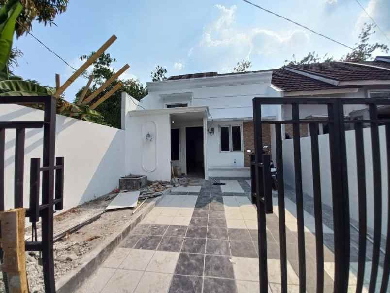 rumah baru 1 lantai lokasi strategis di cilodong depok