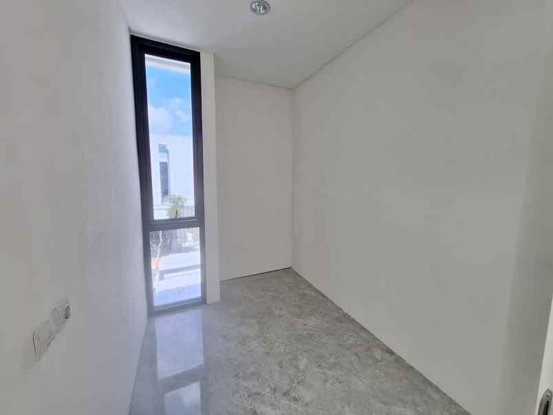 rumah baru 2 lantai di bernady land slawu jember