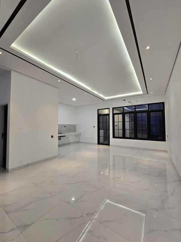 rumah baru dalam komplek di pondok bambu jaktim