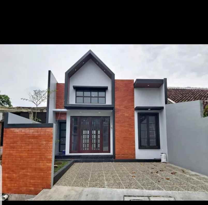 rumah baru ready desain modern manyaran semarang barat