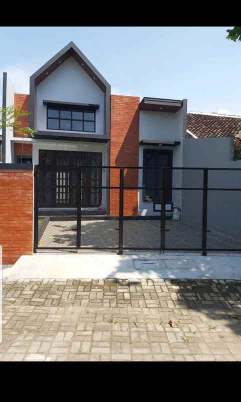 rumah baru ready desain modern manyaran semarang barat