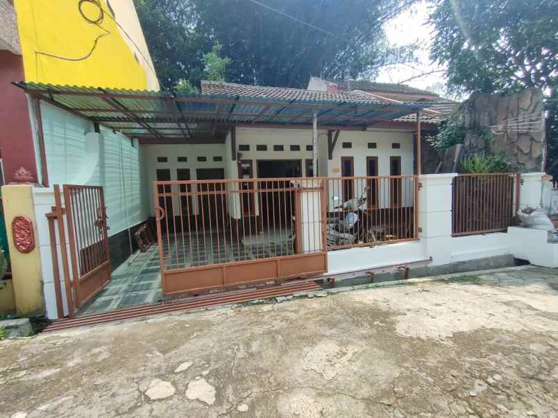 rumah bukit cipageran jl haji gofur ngamprah cimahi