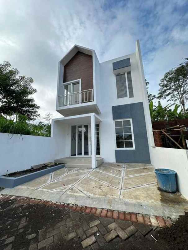 rumah cantik 2 lantai 400 jutaan di dau malang