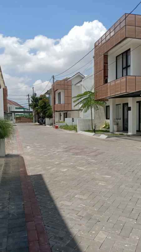 rumah cantik siap huni dekat alun alun yogyakarta