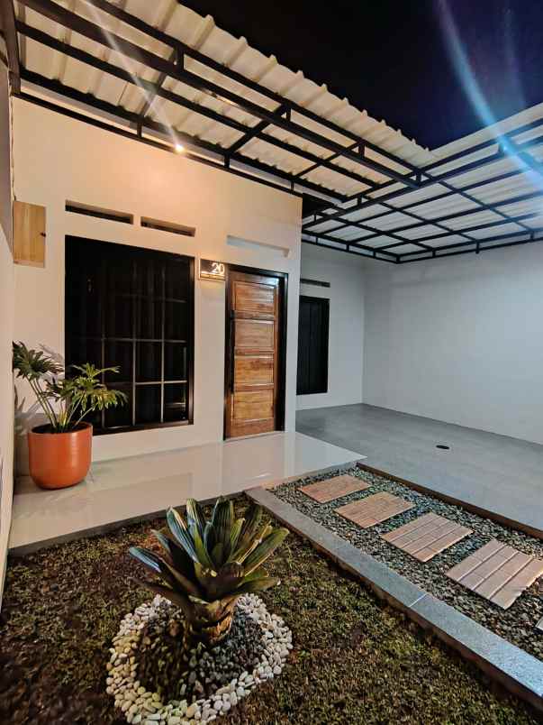 rumah cantik siap huni dekat ke soekarno hatta bandung