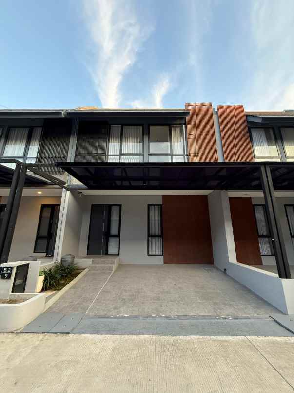 rumah cluster 2 lantai dekat mall