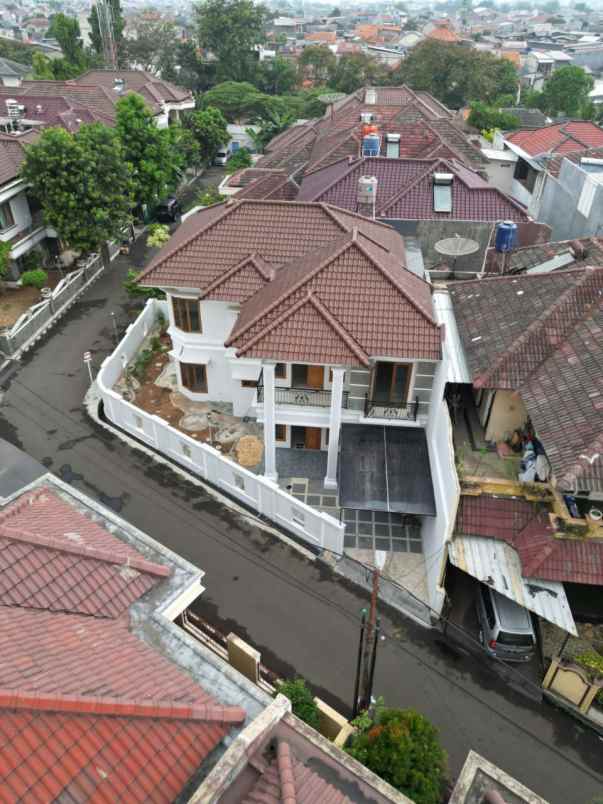 rumah dalam komplek tenang di klender jaktim