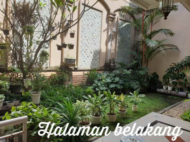 rumah dijual galaxy bumi permai surabaya timur mewah