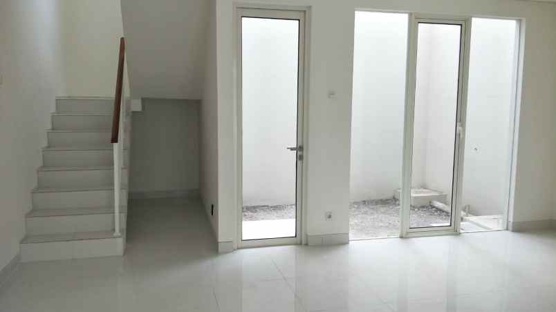 rumah dijual grand pakuwon surabaya barat