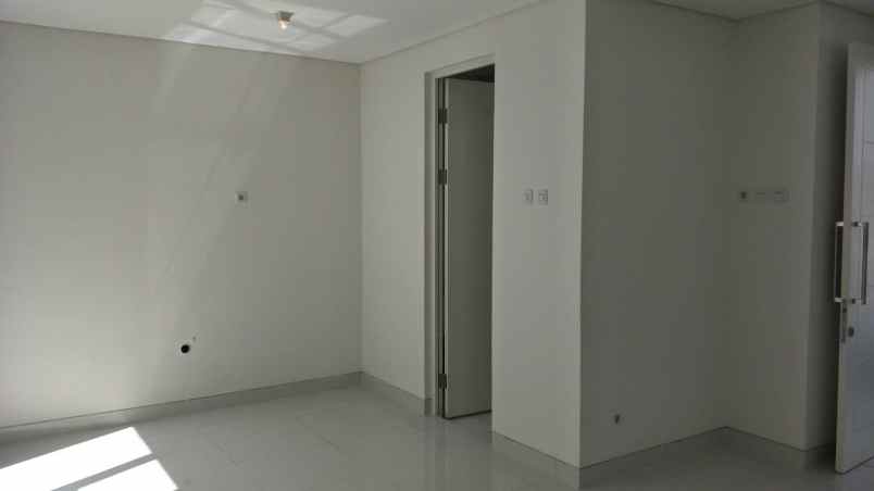 rumah dijual grand pakuwon surabaya barat