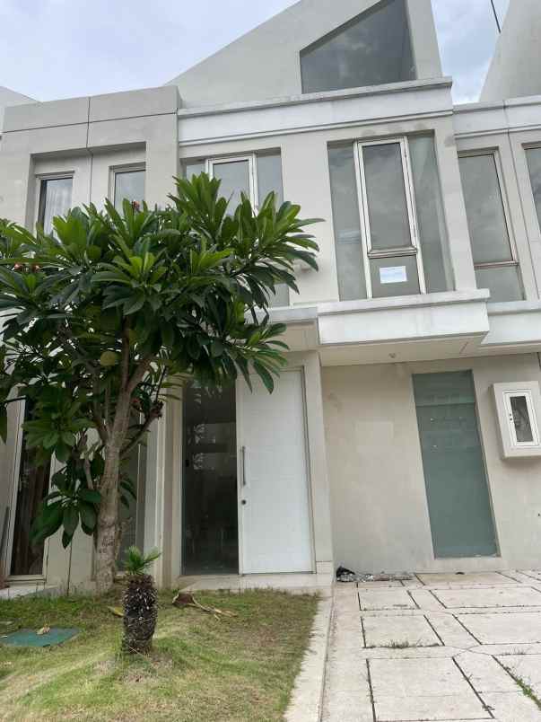 rumah disewakan grand pakuwon surabaya barat