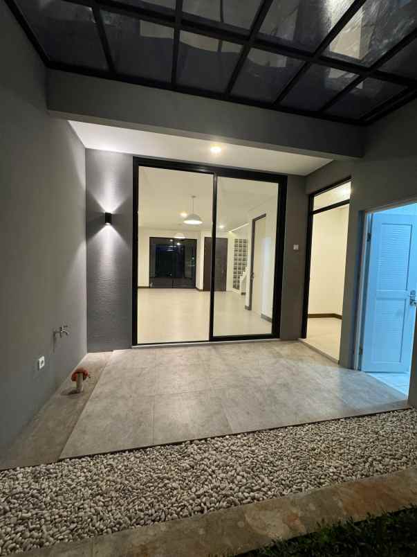 rumah estetik modern dikawasan bintaro jaya sektor 2