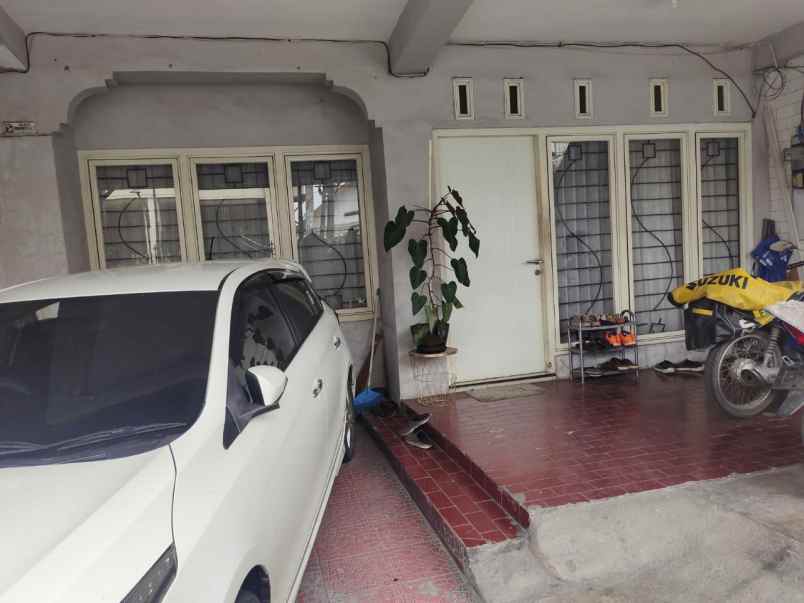 rumah gubeng kertajaya strategis tengah kota