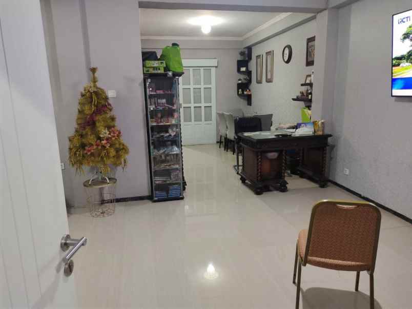 rumah gubeng kertajaya strategis tengah kota