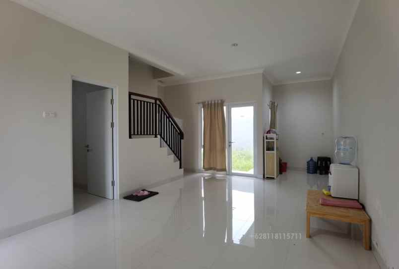 rumah hook sentul city 2 lantai siap huni