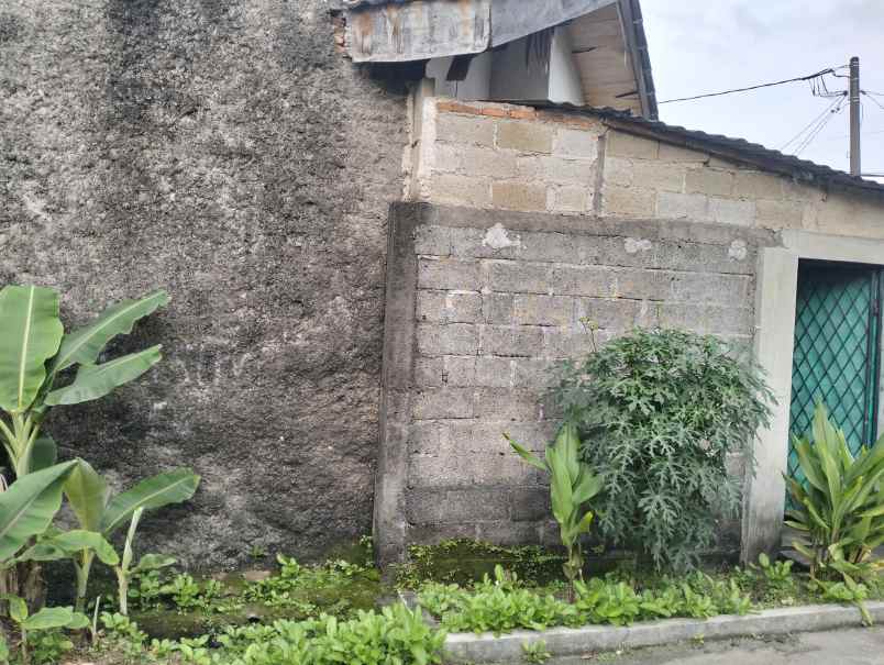 rumah hook strategis wisma asri